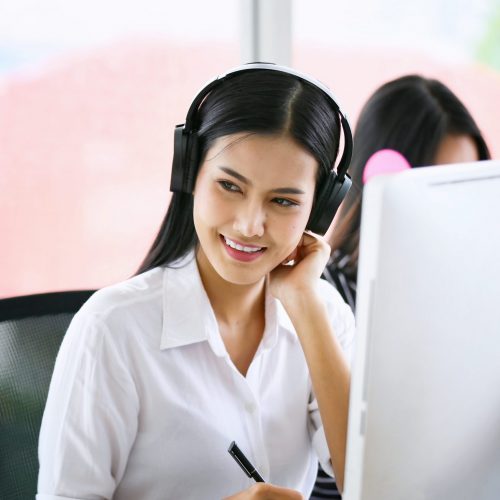 smiling-beautiful-woman-with-headset-call-center-and-customer-support-operator_t20_zn7aRJ